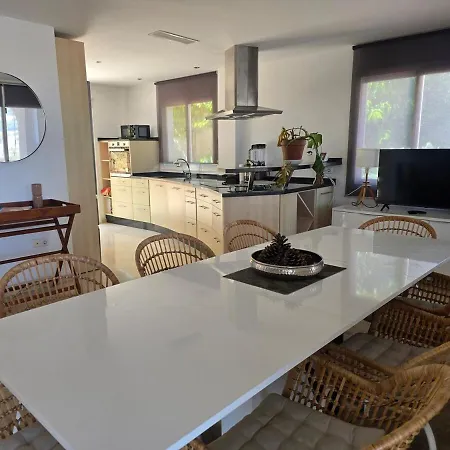Spacious And Elegant Heated Pool V214 Villa