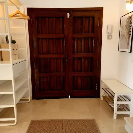Villa Spacious And Elegant Heated Pool V214
