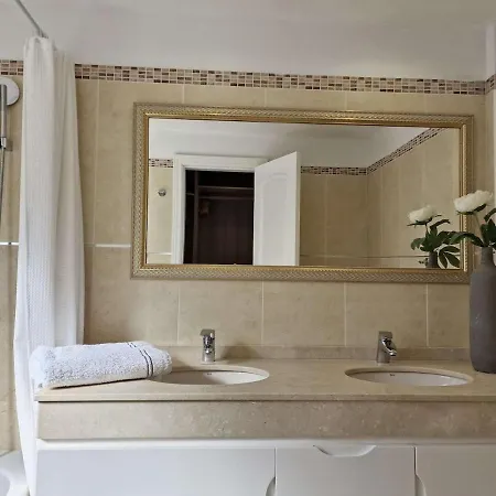 Villa Spacious And Elegant Heated Pool V214 *